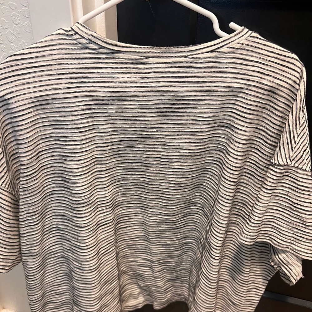 Old Navy Women’s cropped oversized tee size XXL - Picture 2 of 4